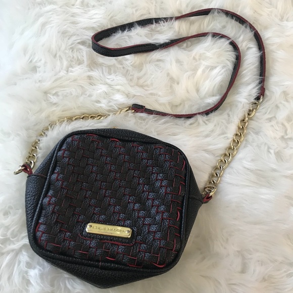 Steve Madden Handbags - 💖{Steve Madden} Small Vegan Leather Crossbody
